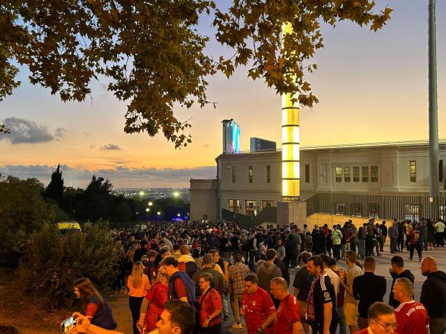 鲸猜足球-【现场】弗利克莱万痛击拜仁，巴萨复仇点燃久违激情