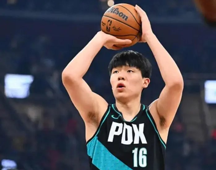 足球无插件直播-杨瀚森半场出战7分钟，1投0中，得到0分3篮板0助攻&amp;amp;1失误