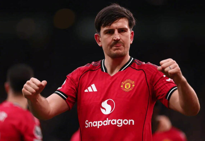 鲸猜足球-马奎尔降薪续约曼联签1+1合同，周薪19万镑减幅未披露|卡里克|哈里-马奎尔|托马·勒马尔|图赫尔|球队_新浪体育_新浪新闻